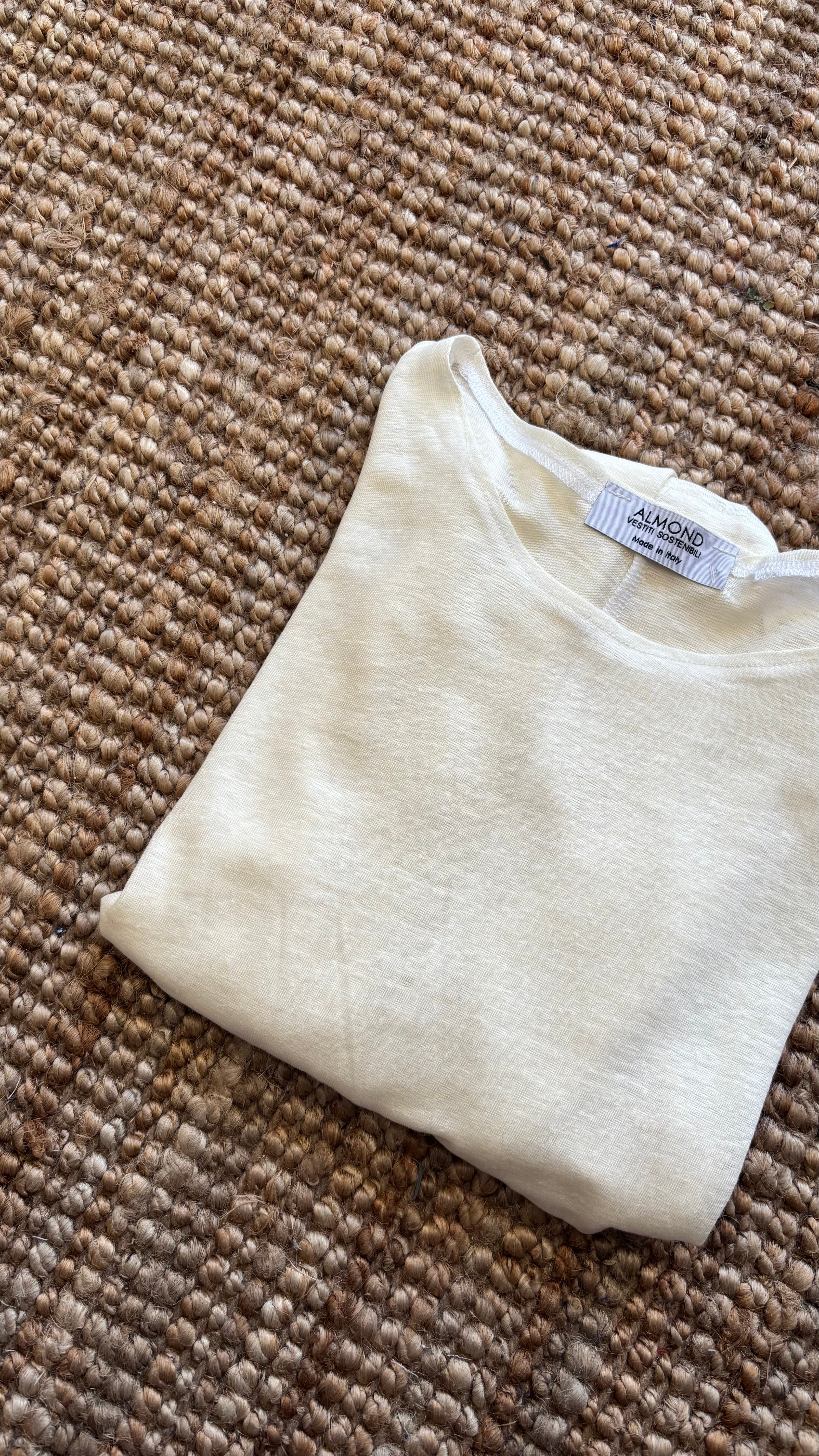 T-shirt Danielle Burro in lino