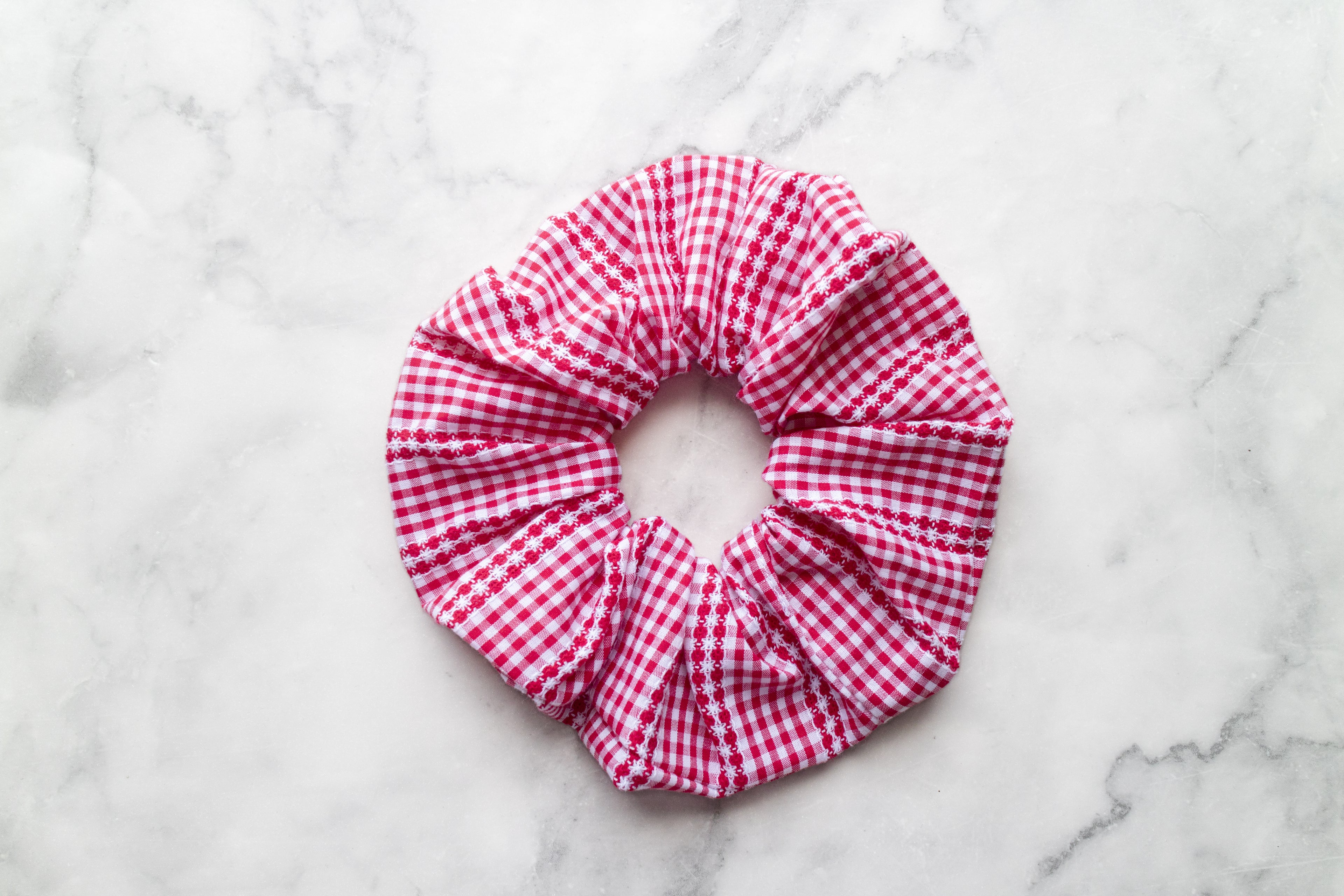 elastico per capelli rosso