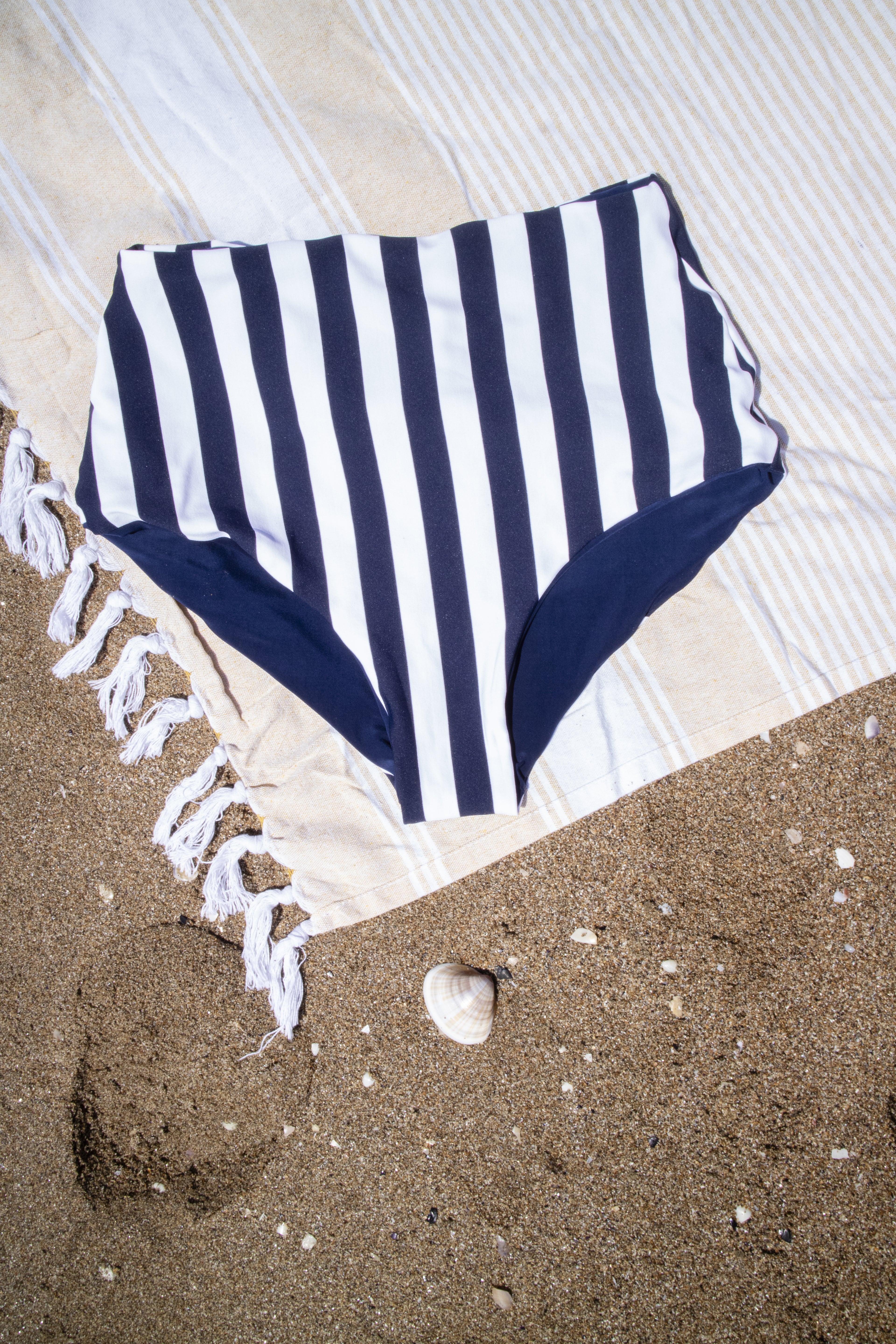 Bikini vita alta double face blu e righe